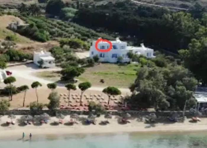 Konukevi Niriides 3*