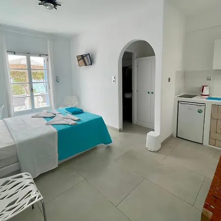 Guest house Niriides 3*