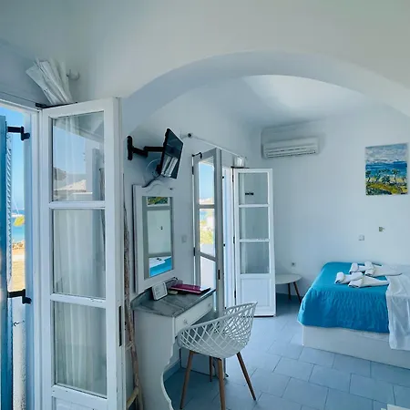 Niriides * Parikia (Paros)