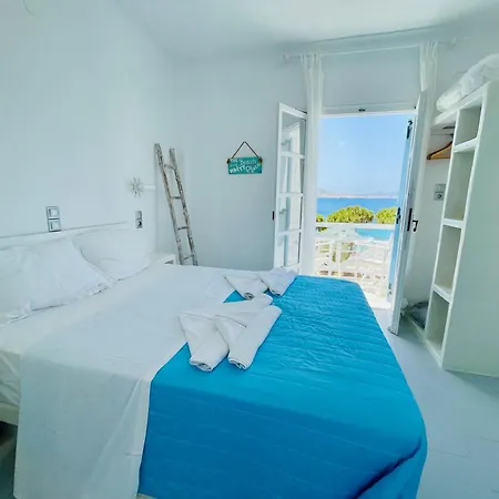 Niriides * Parikia (Paros)