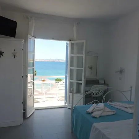 Niriides * Parikia (Paros)