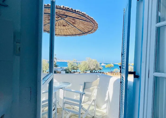 Niriides Parikia (Paros)